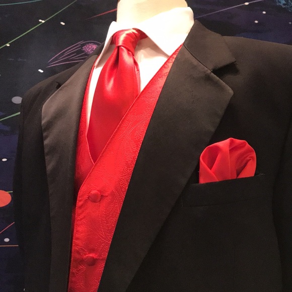 Al’s Tuxedo Coat - Picture 17 of 17